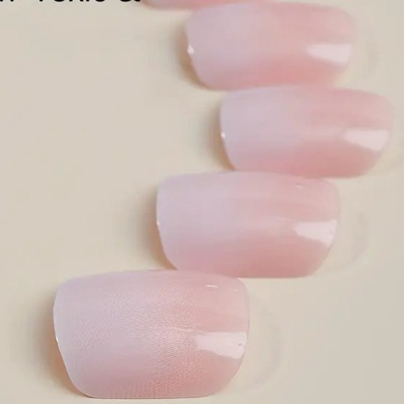 Ombré Pink & White Rounded Square Press On Nail Kit - Picture 4 of 4